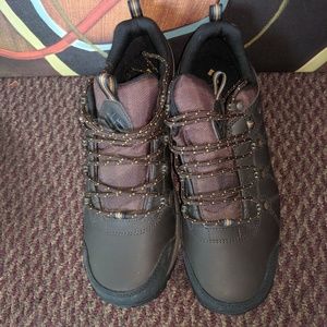 Men's Columbia. Size 9